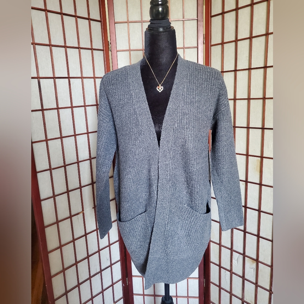 Woman's Cardigan (NWT)